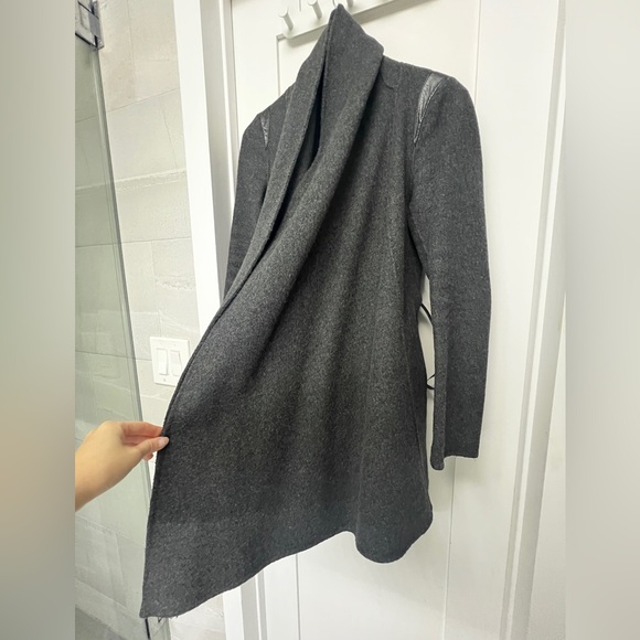 MACKAGE Gracie Wool Cape Coat in
Charcoal Grey size S - Picture 5 of 10